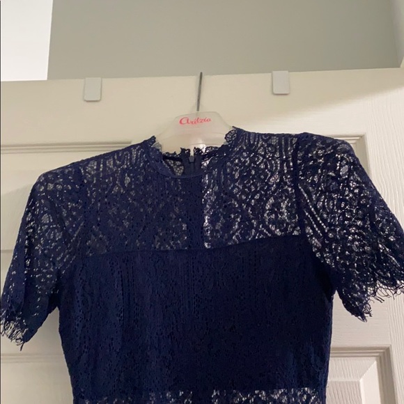 Chelsea lace-adjacent dress - Picture 4 of 9